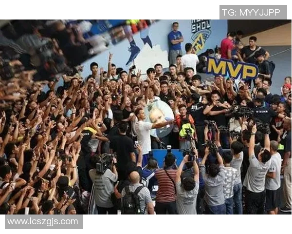 贝爷足球明星身份揭秘引发热议球迷纷纷猜测他与哪些球星有联系 贝爷足球明星身份揭秘引发热议球迷纷纷猜测他与哪些球星有联系